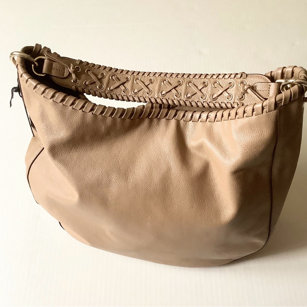 Elegant DKNY Women's Bag - Picture 2 of 10